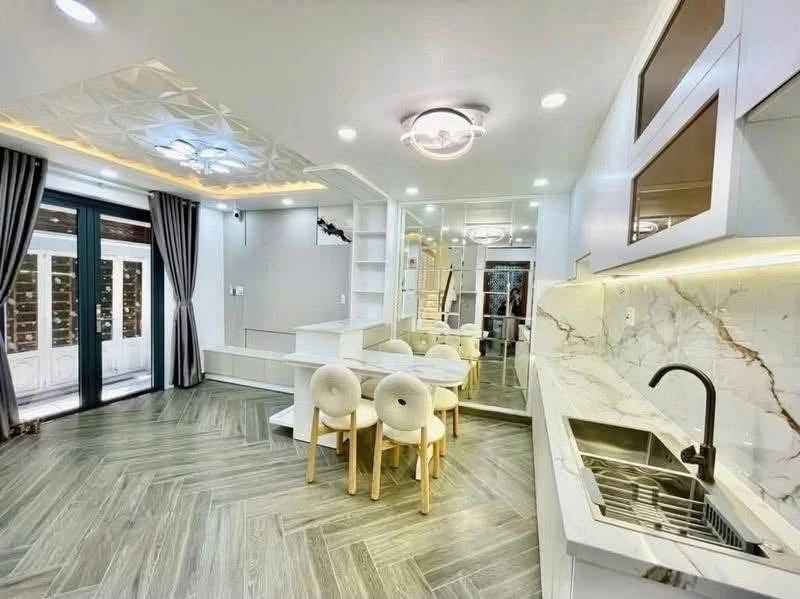 Bán nhà 2 tầng 30m2 hẻm Huỳnh Tấn Phát, Quận 7 giá 3,89 tỷ - Ảnh thu nhỏ 3