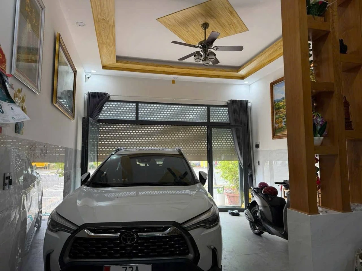 Bán nhà mặt tiền kinh doanh 1 trệt 2 lầu 100m2 Bà Rịa - Ảnh thu nhỏ 4