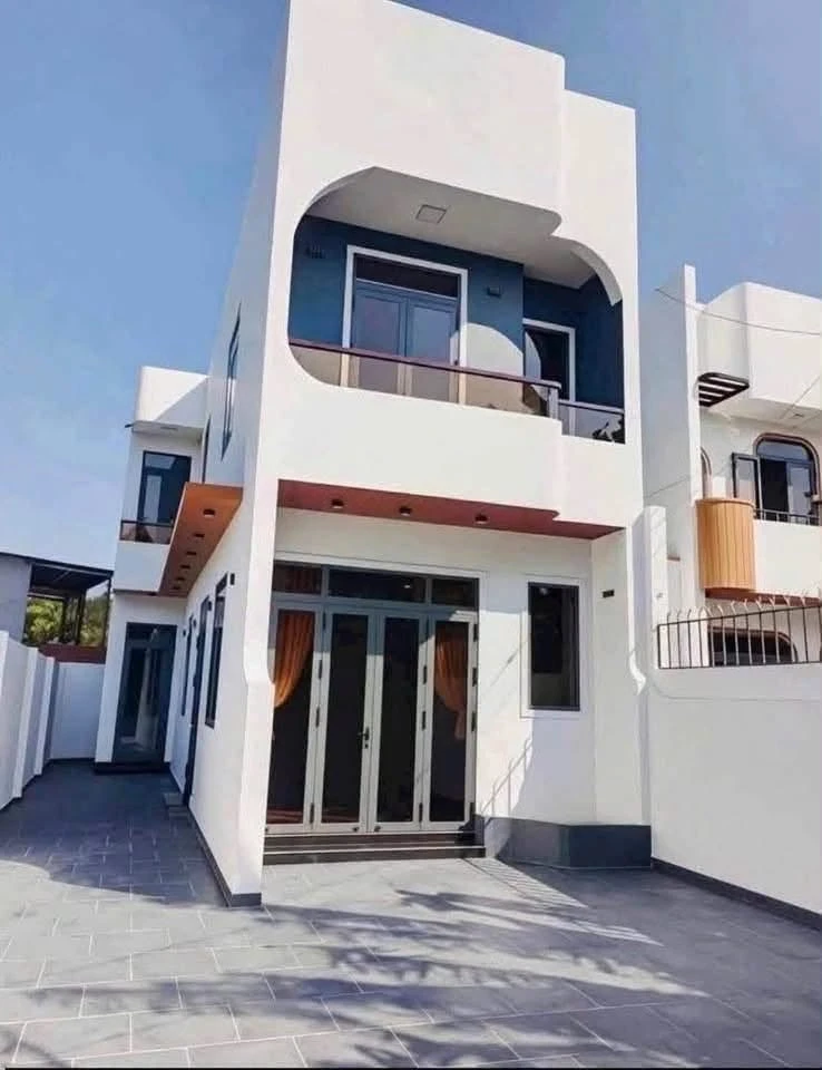 Bán nhà 1 trệt 1 lầu 80m², 4PN 3WC gần chợ Long Phước, Thủ Đức - Ảnh 1