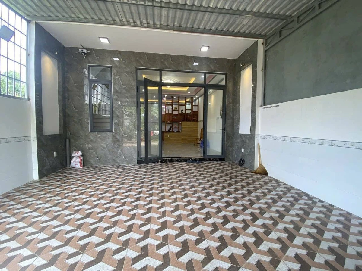 Bán nhà 1 lầu 1 trệt 3PN Bà Rịa, 108m², 2 tỷ 800 triệu - Ảnh thu nhỏ 2