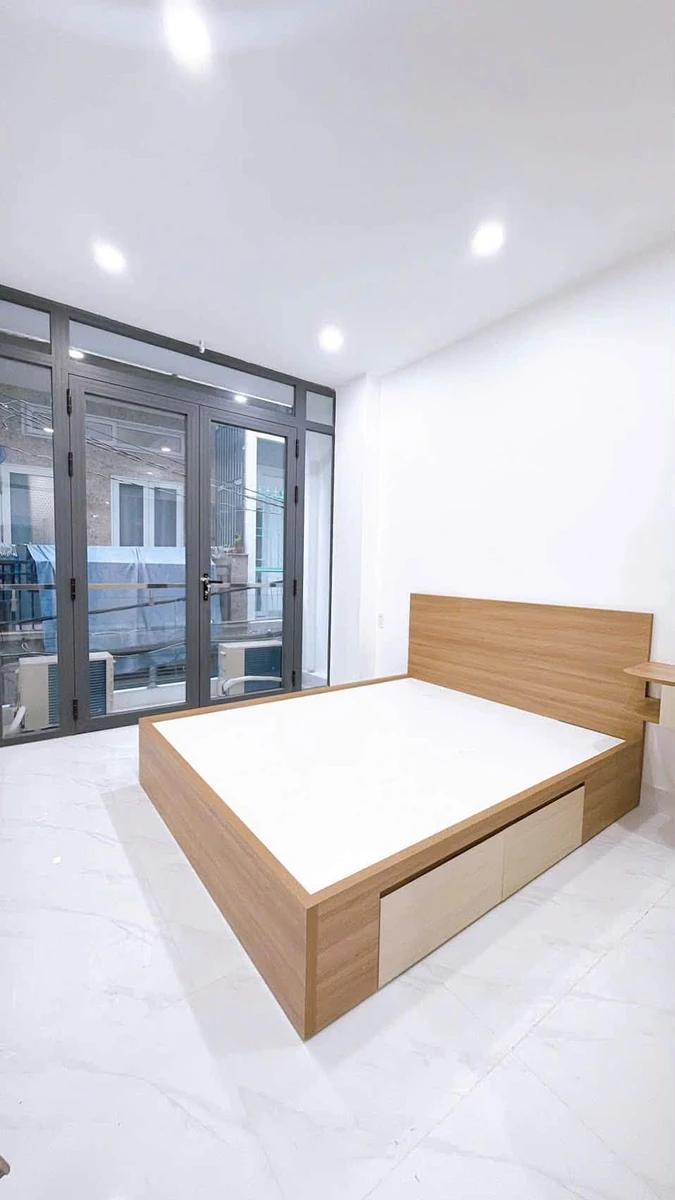 Bán nhà 1 trệt 2 lầu 21,8m² lô nhì Hoàng Diệu Quận 4, giá 5,5 tỷ - Ảnh thu nhỏ 4