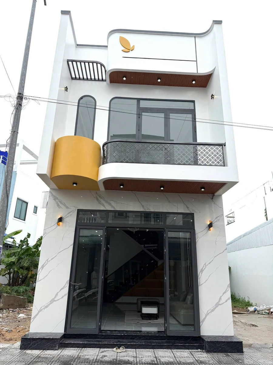 Nhà phố 1 trệt 1 lầu 4PN 3WC 80m² Rạch Giá 3,35 tỷ - Ảnh 1