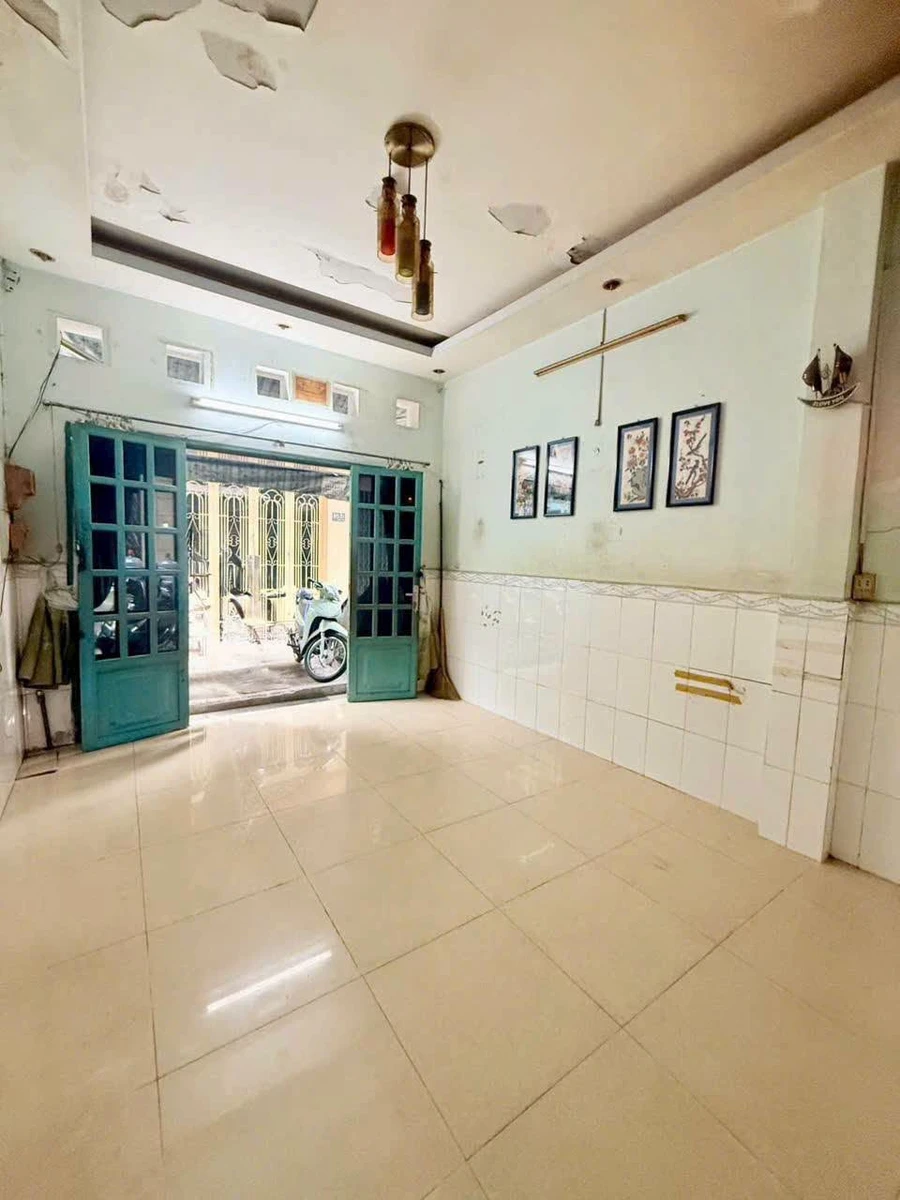 Bán nhà C4 mặt tiền Đoàn Văn Bơ Q4, 33.3m2, 3 tỷ 688 - Ảnh thu nhỏ 4