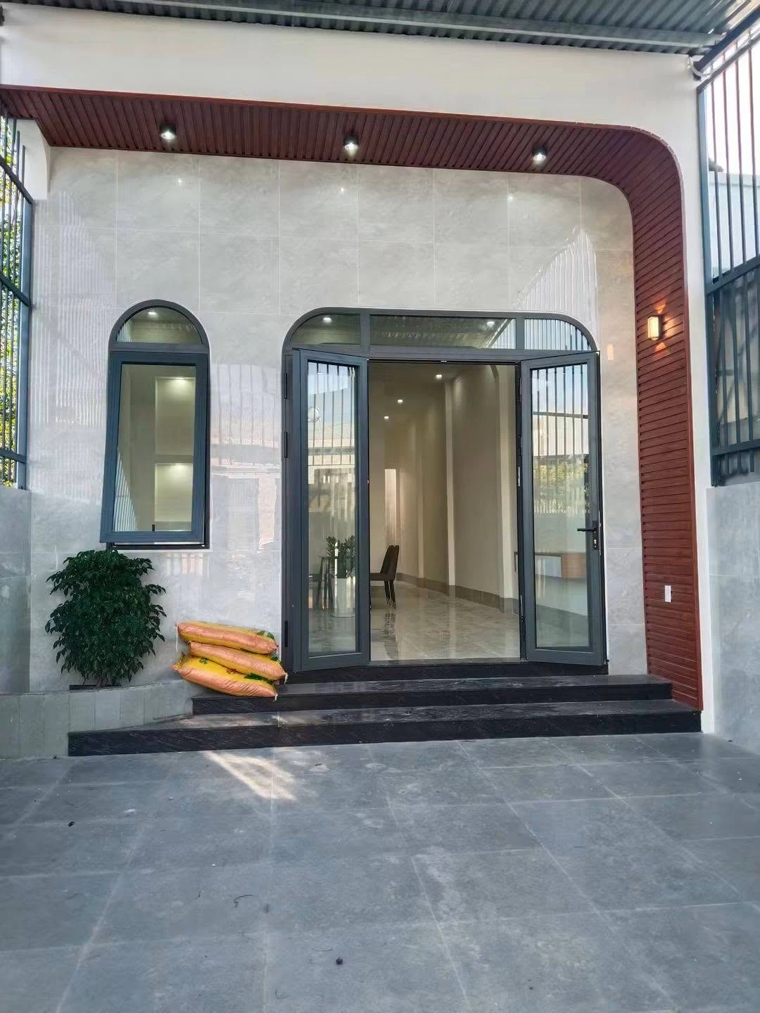 Bán nhà phố 2PN Tân Xuân Tân Phú 105m² mặt tiền - Ảnh 1