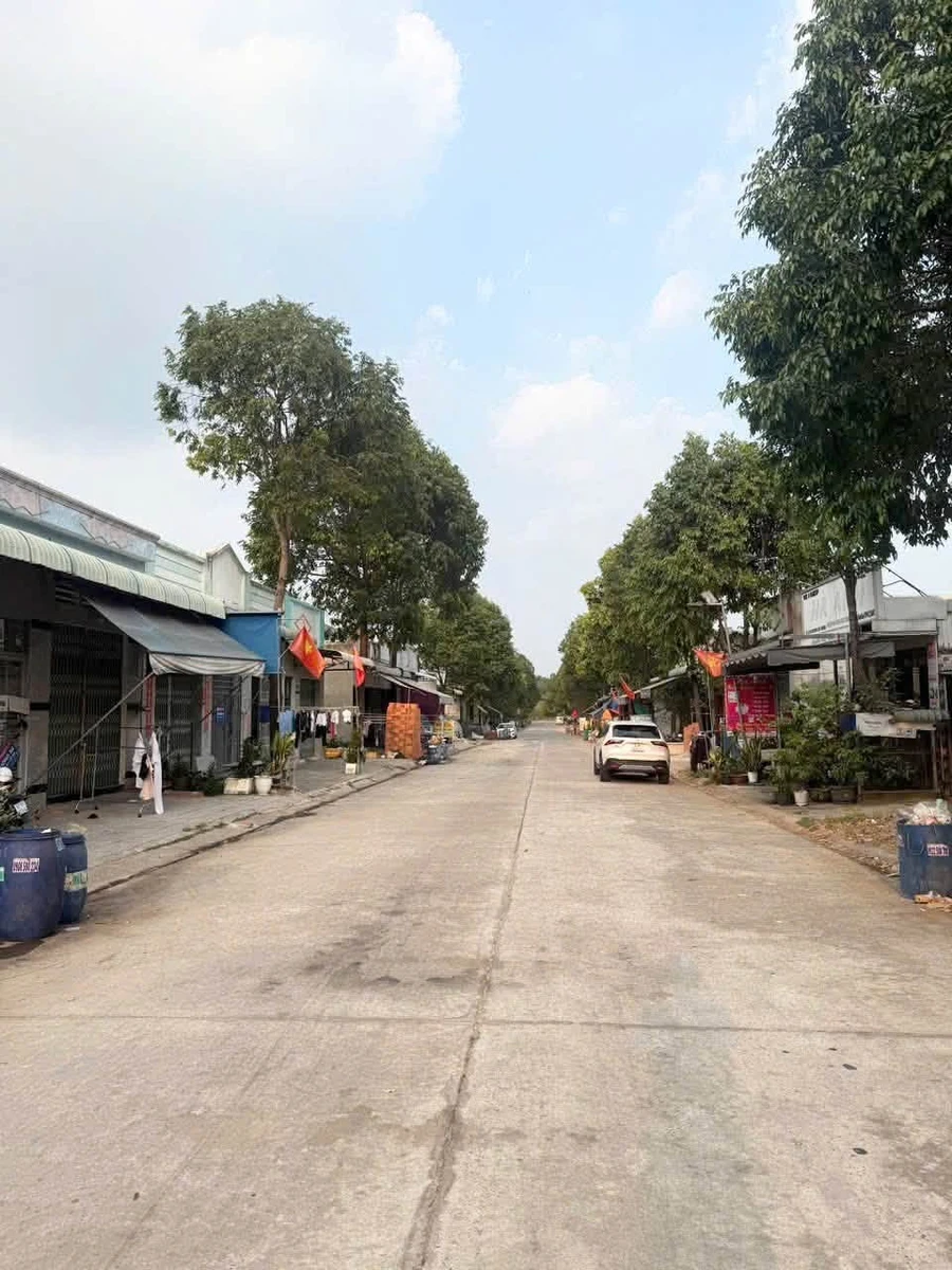Bán nhà 7PN 150m² gần chợ Cocolan, KCN Mỹ Phước 3, Bến Cát - Ảnh 1