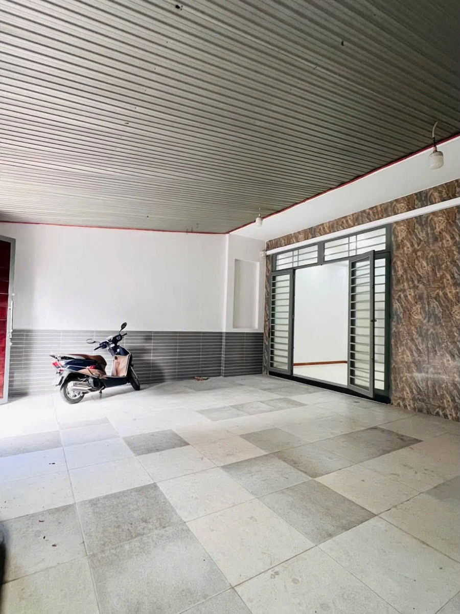 Cho thuê nhà mặt tiền Thạnh Lộc 105m² 4PN gần chợ Cầu Đông - Ảnh thu nhỏ 2