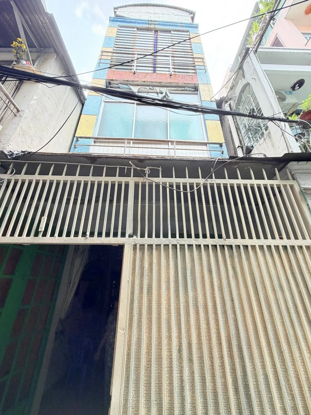Bán nhà 45m² 4 tầng 4PN gần ngã tư Nguyễn Chí Thanh - Nguyễn Duy Dương, Quận 10, giá nhỉnh 6 tỷ - Ảnh 1