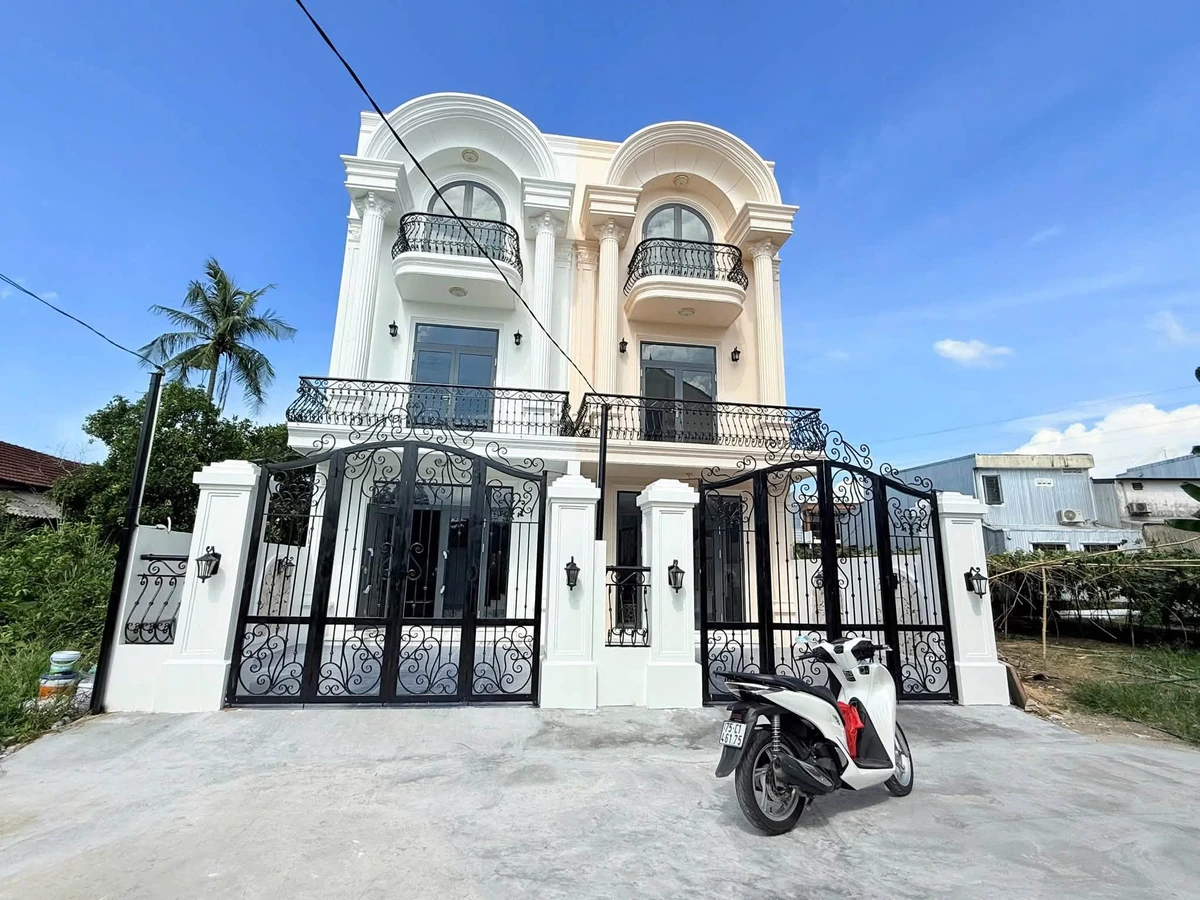Bán biệt thự 3PN 220m2 đất 108m2 Huế 2,9 tỷ - Ảnh 1