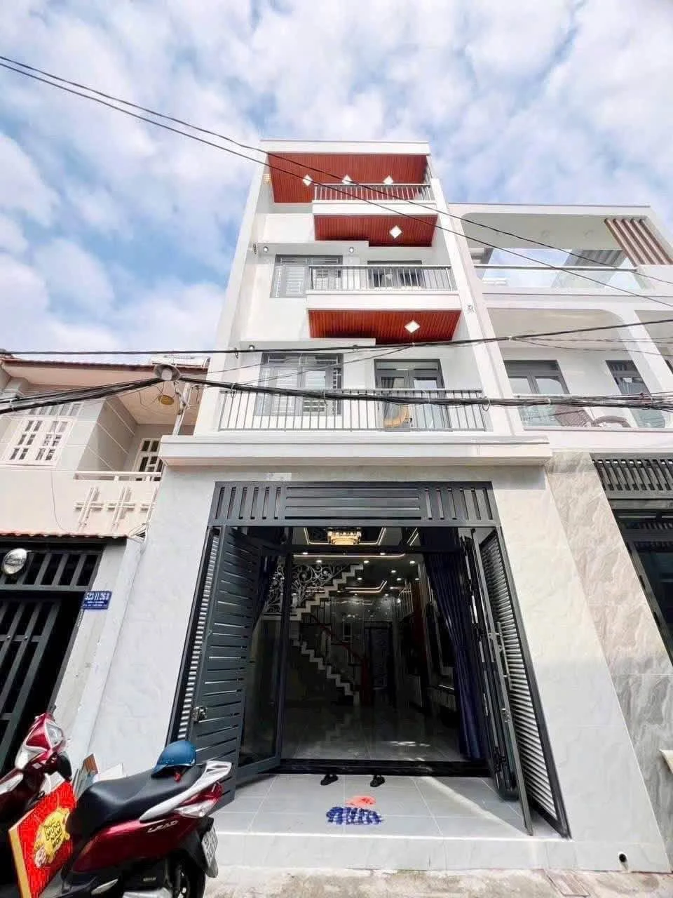 Bán nhà 3 lầu 75m² full nội thất, Quận 12, 5 tỷ 990 triệu - Ảnh 1