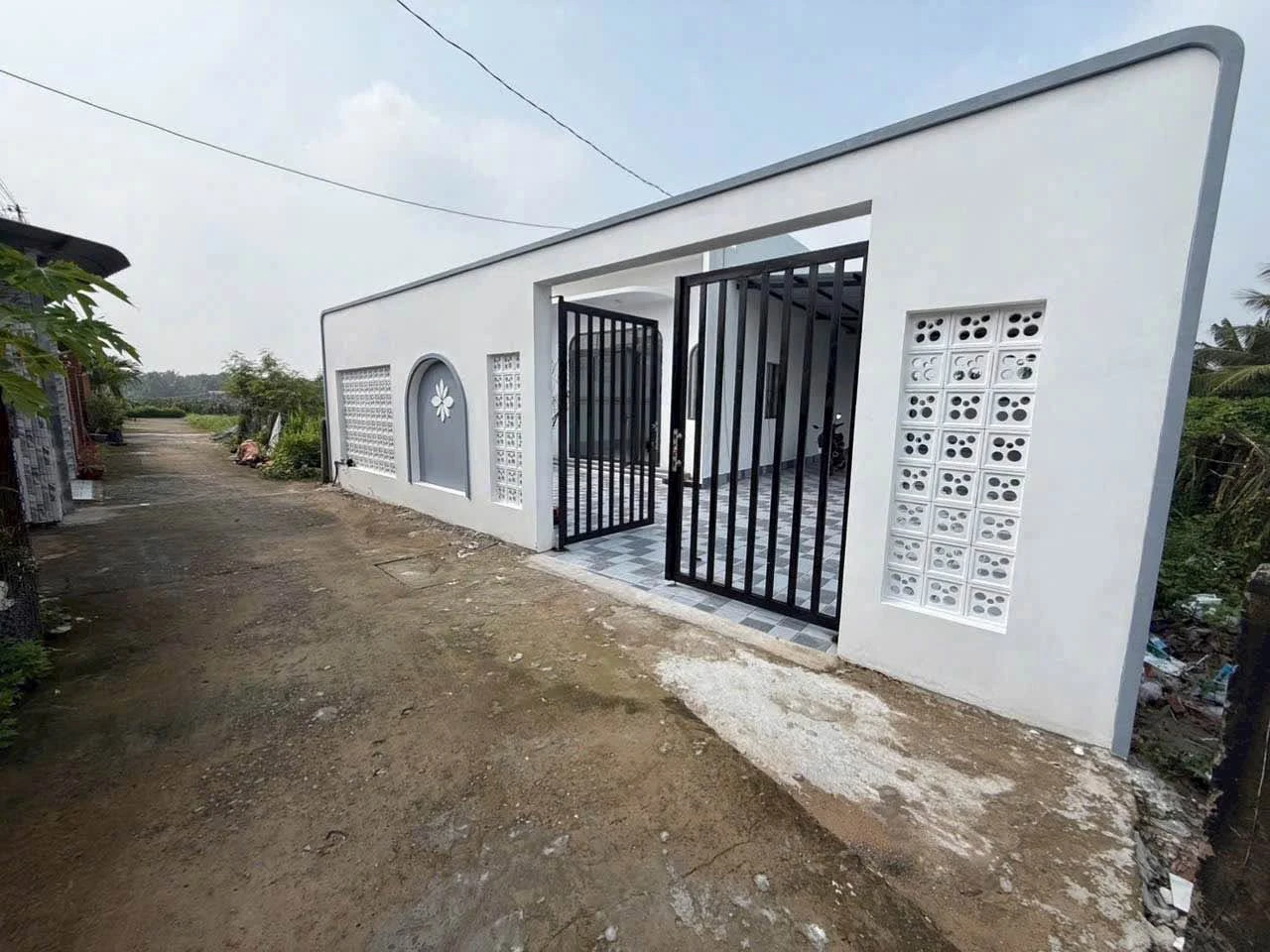 Bán nhà mới xây 10x22m thổ cư trung tâm Thị trấn Tầm Vu, Châu Thành, Long An giá 1,6 tỷ - Ảnh 1