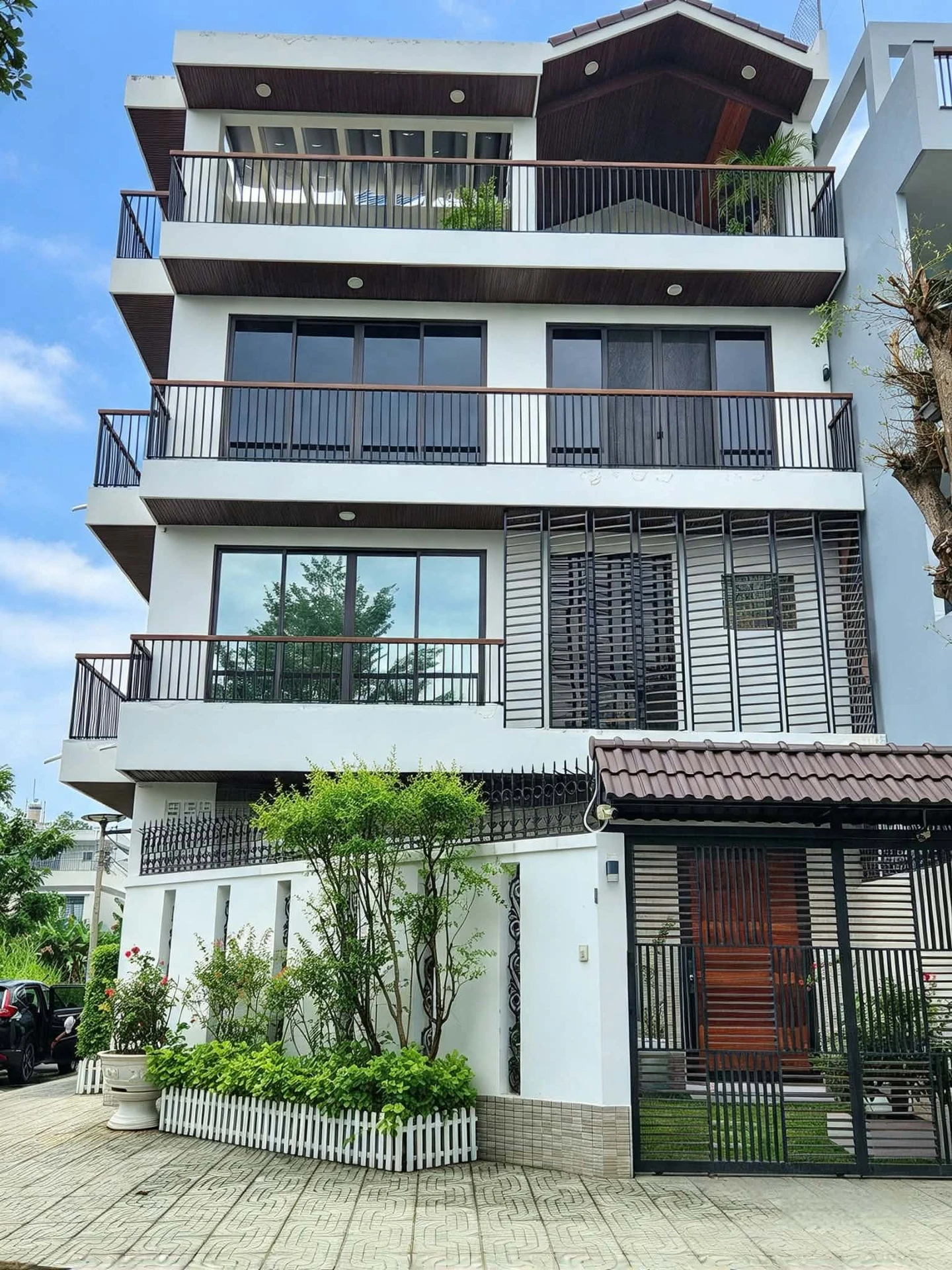 Bán biệt thự góc 2 mặt tiền KDC Phạm Thế Hiển Quận 8, 132m2, 4 tầng, 5PN - Ảnh 1