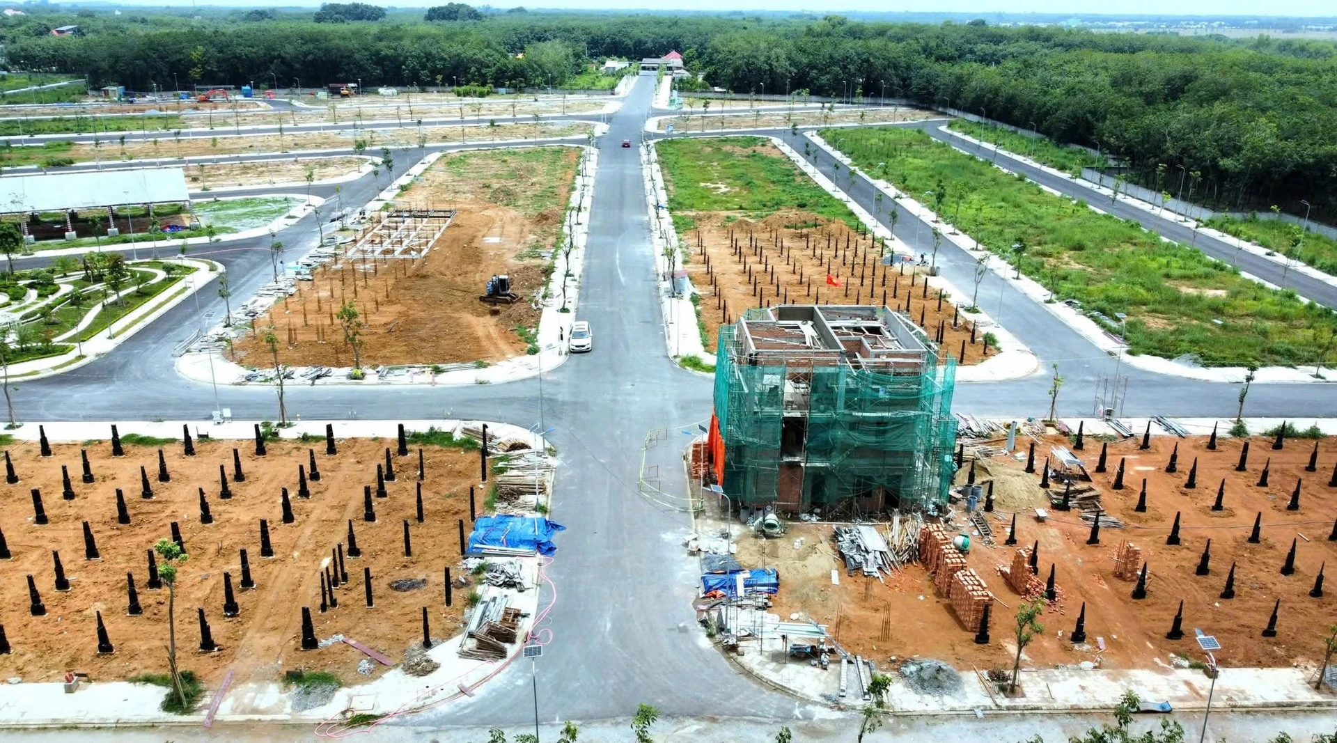 Bán nhà 3PN 150m² đang xây, bàn giao 2027 gần KCN VSIP 2A - Ảnh 1