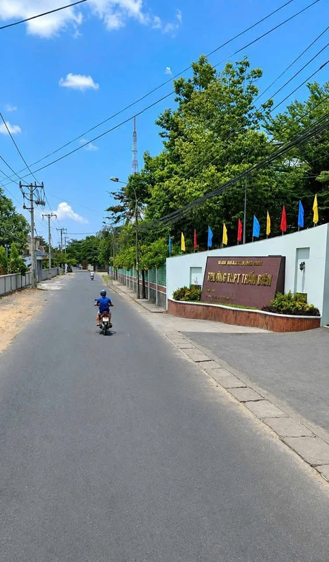 Bán đất 2 mặt tiền 146m2 khu cư xá giáo viên gần trường Trấn Biên, Phường Tam Hiệp