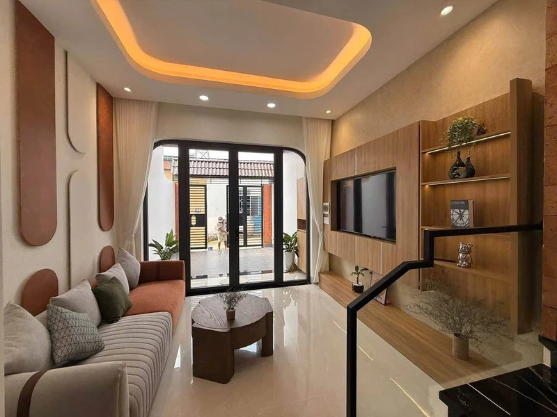 Bán nhà 1 trệt 1 lầu full nội thất 70m2 hẻm 175 Y Moan, Tân Lợi, Buôn Ma Thuột