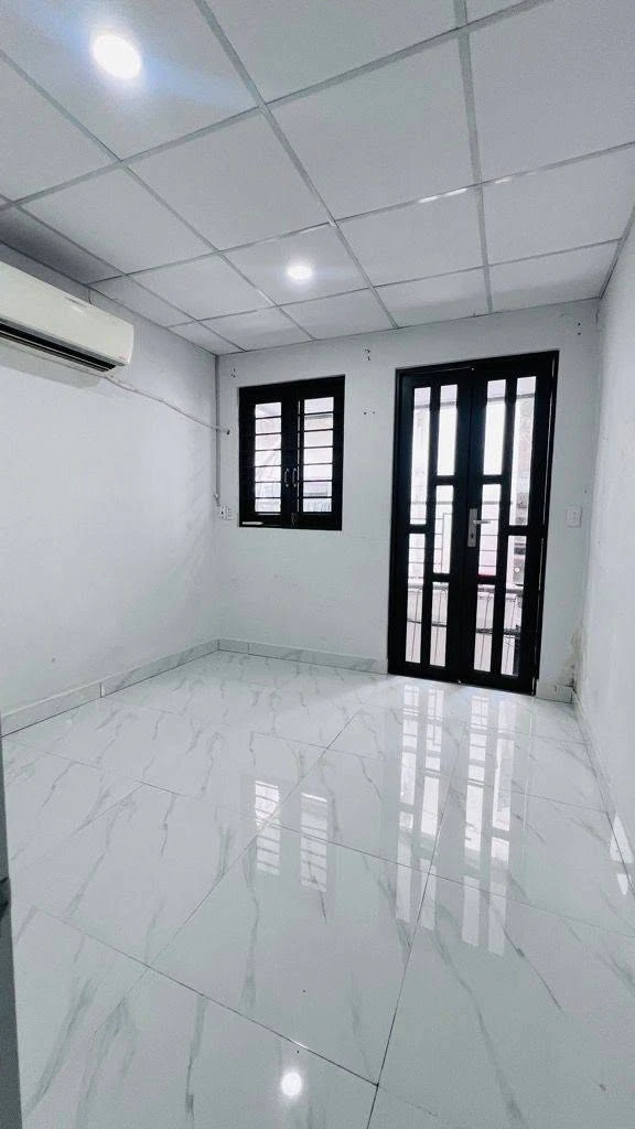 Bán nhà 2 tầng 30m² hơn 4 tỷ Quận 1 Trần Hưng Đạo - Ảnh thu nhỏ 3