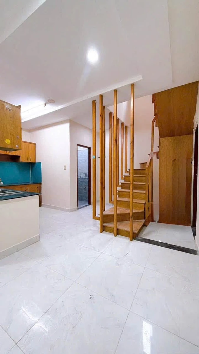 Bán nhà hẻm xe hơi Tôn Đản Quận 4, 45m2, 1 trệt 1 lầu, giá 5,9 tỷ - Ảnh thu nhỏ 3