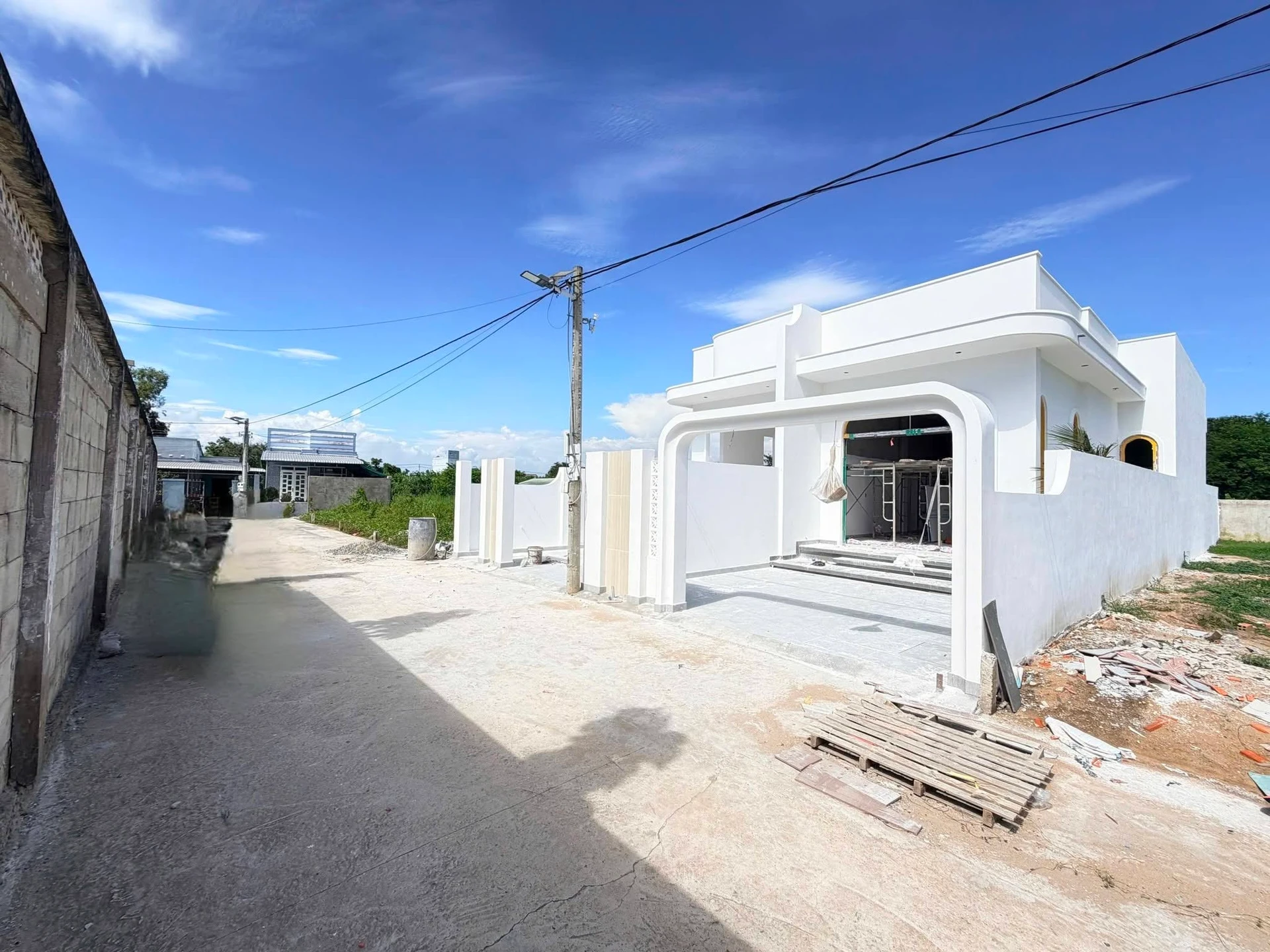 Nhà phố mới 2 phòng, 100m², Gò Công, Tiền Giang - Ảnh 1