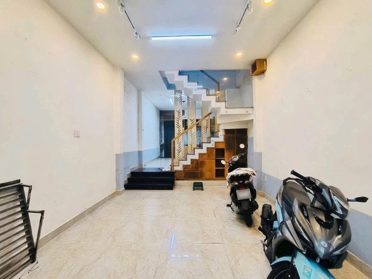 Bán nhà 2 tầng BTCT 2PN 2WC hẻm xe hơi gần BV Gia Định, Bình Thạnh giá 8,38 tỷ - Ảnh thu nhỏ 3