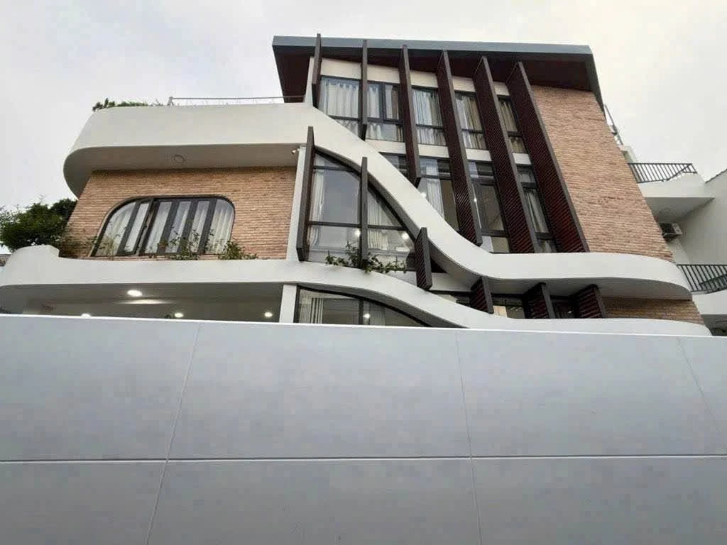 Bán nhà 3 tầng góc 2 mặt tiền 94m2 phường Linh Chiểu, Thủ Đức giá 13,2 tỷ - Ảnh thu nhỏ 3