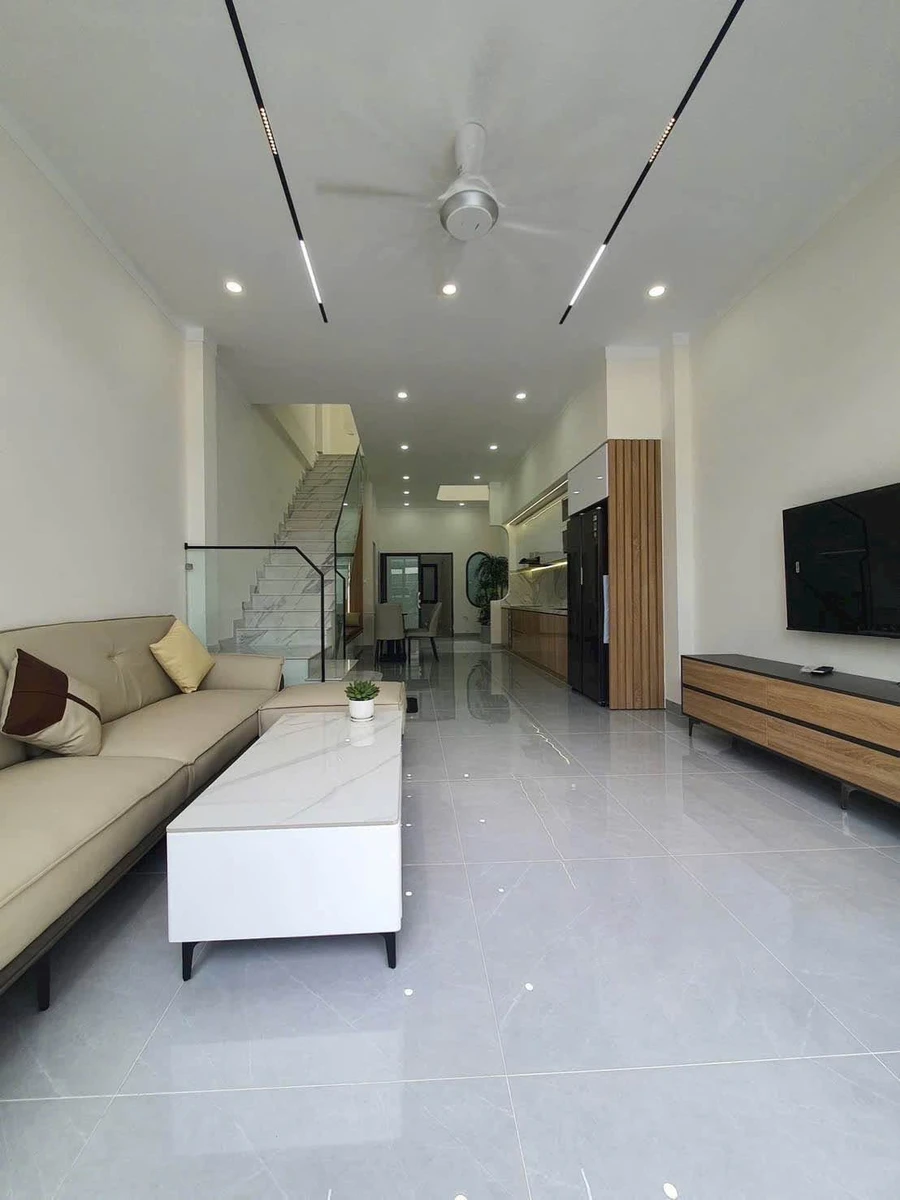 Bán nhà mặt tiền Buôn Ma Thuột 200m² 3PN, 4 tỷ 850 - Ảnh thu nhỏ 2