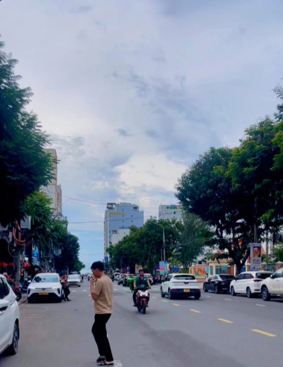 Bán đất 135m2 ngang 6.5m tặng nhà 2 tầng gần biển Mỹ Khê, Võ Văn Kiệt, Đà Nẵng - Ảnh 1