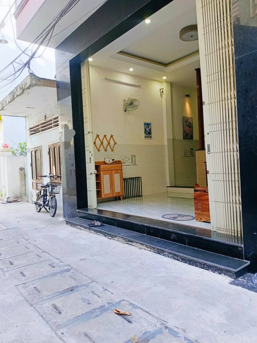 Bán nhà 3 tầng 38m² Đường Ô Tô đến nơi Quy Nhơn giá 2 tỷ 450 - Ảnh 1