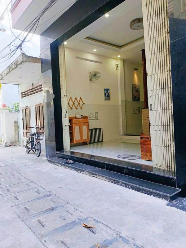 Bán nhà 3 tầng 38m² Đường Ô Tô đến nơi Quy Nhơn giá 2 tỷ 450