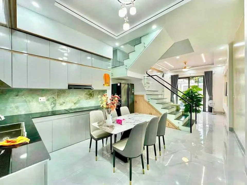 Bán nhà 3PN Lê Văn Sỹ 90m² full nội thất 2.7 tỷ - Ảnh thu nhỏ 3