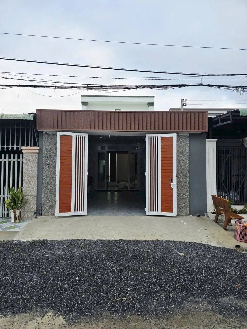 Bán nhà lầu 4 phòng ngủ 5x29m full thổ cư tại phường Long Hoa, Tây Ninh giá 1,9 tỷ - Ảnh 1