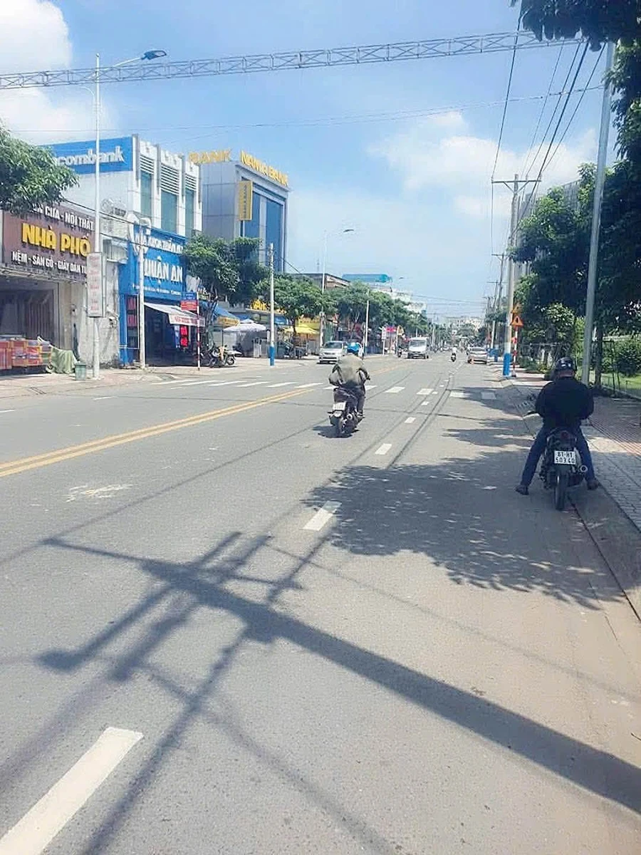 Bán nhà mái Thái Lái Thiêu 210m² 11,5 tỷ - Ảnh thu nhỏ 2