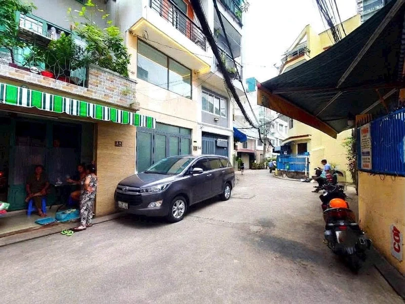 Bán nhà 5 tầng 2 mặt tiền đường Đào Duy Từ, Phú Nhuận, 40m², 6PN, giá 11,8 tỷ