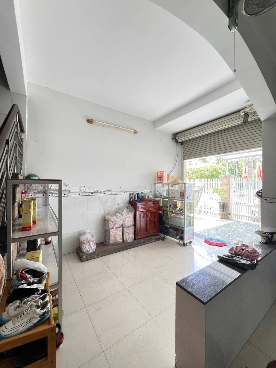 Bán nhà 3 phòng ngủ Lê Hoàn Rạch Giá 6 tỷ 2 - Ảnh thu nhỏ 3