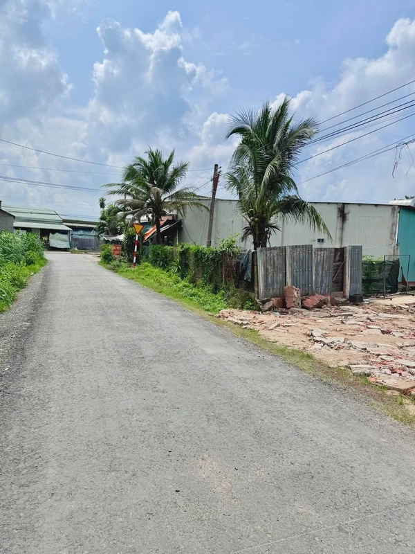 Bán nhà 180m2 mặt tiền Quốc Lộ 22 Trảng Bàng, 1 tỷ