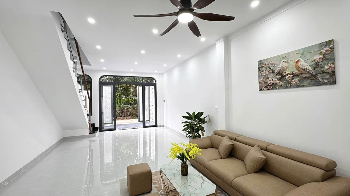 Bán nhà 1 trệt 2 lầu 5x20m hẻm 19 Nguyễn Duy Trinh, giá 3,88 tỷ - Ảnh thu nhỏ 2