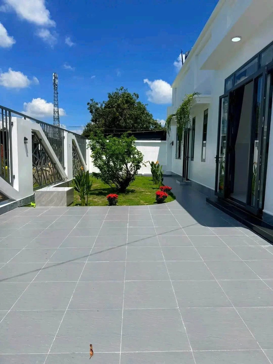 Bán nhà sân vườn mặt tiền Trần Phú, Tây Ninh, 225m², 1 tỷ 999 triệu - Ảnh thu nhỏ 2