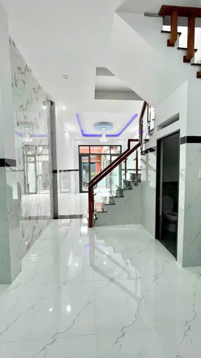 Bán nhà hẻm Hoàng Văn Thụ 61m2, 2 tầng, 3 phòng, giá 3 tỷ - Ảnh thu nhỏ 3