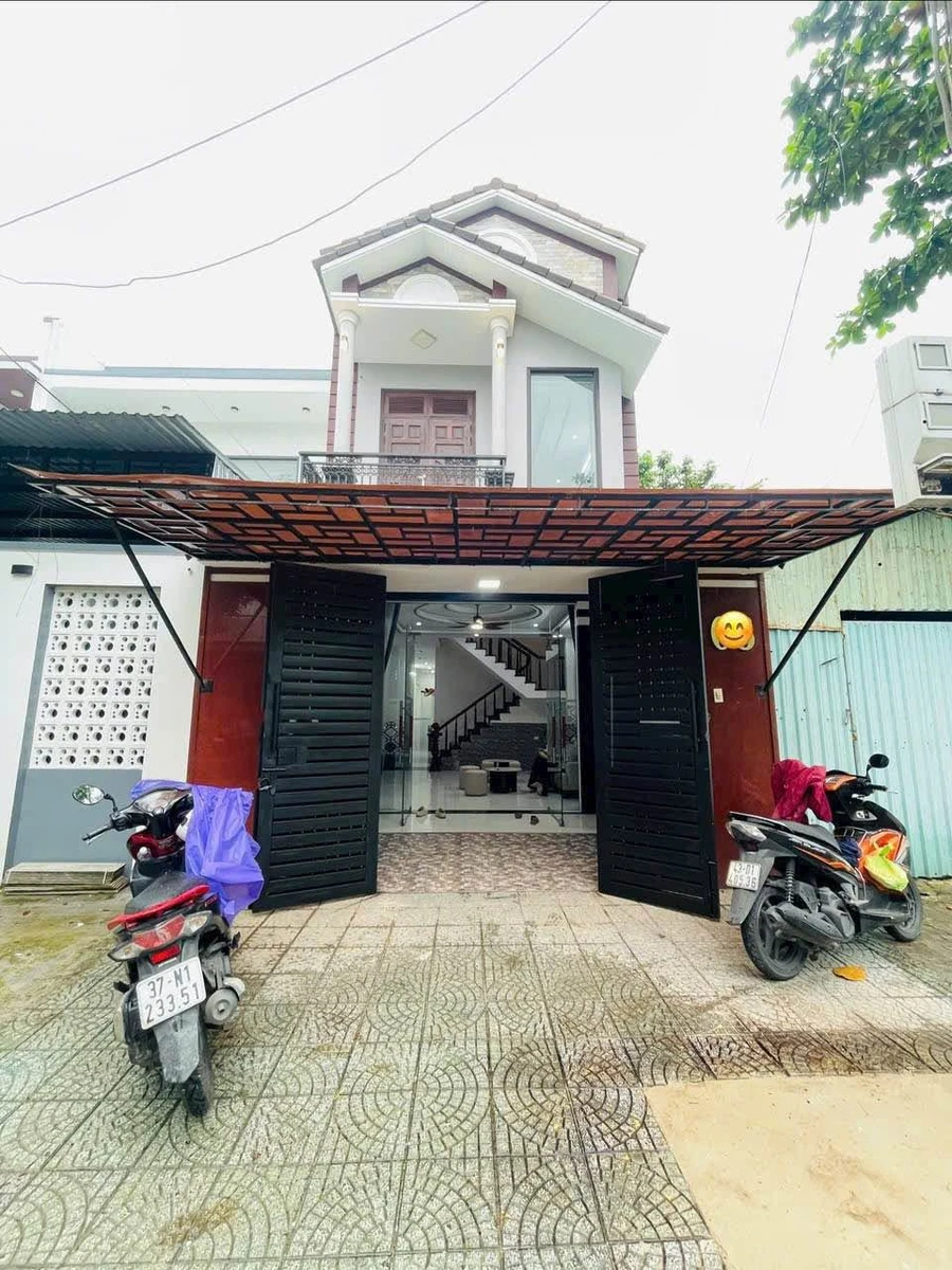 Bán nhà 2 tầng 95m² full nội thất Đồng Trí - Ảnh 1