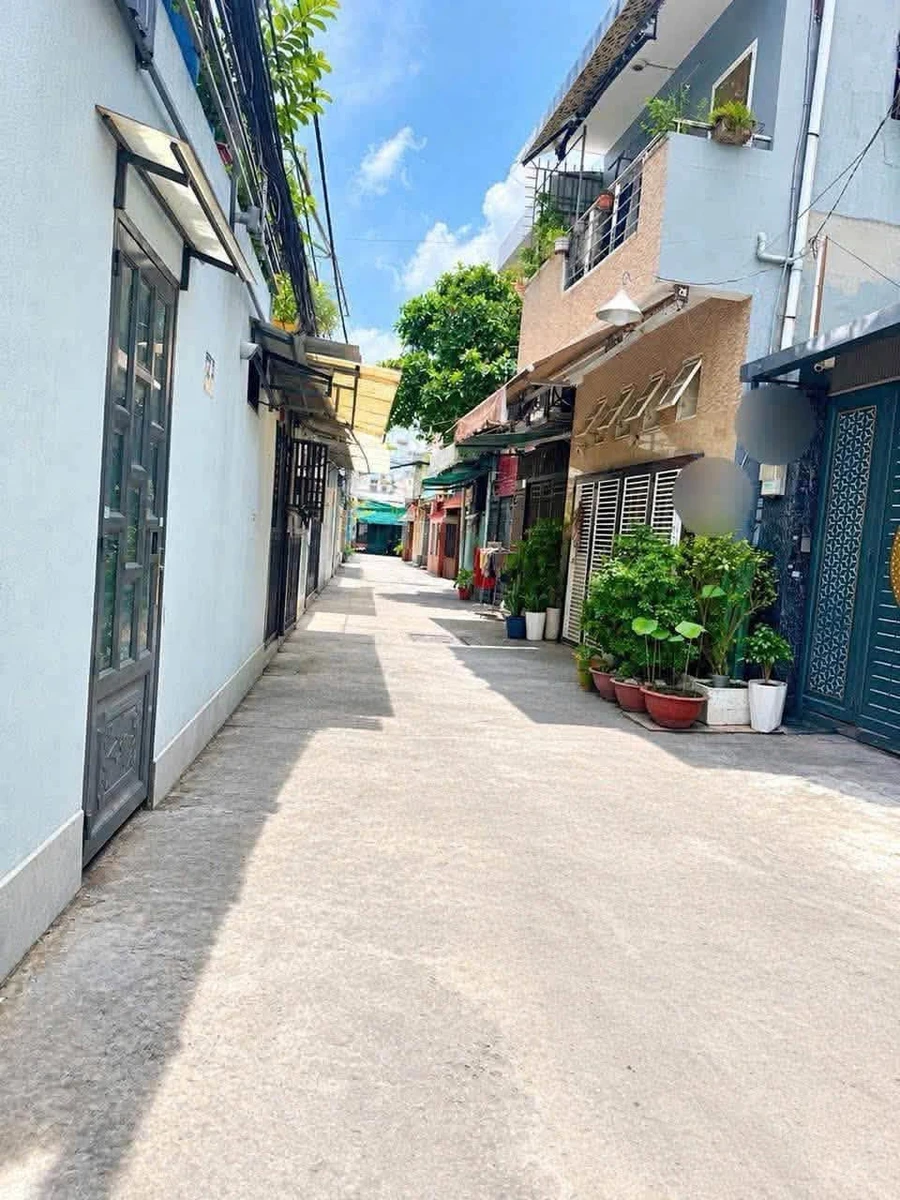 Bán nhà phố 4PN 150m² gần Đầm Sen, Quận 6 - 4,9 tỷ - Ảnh thu nhỏ 3