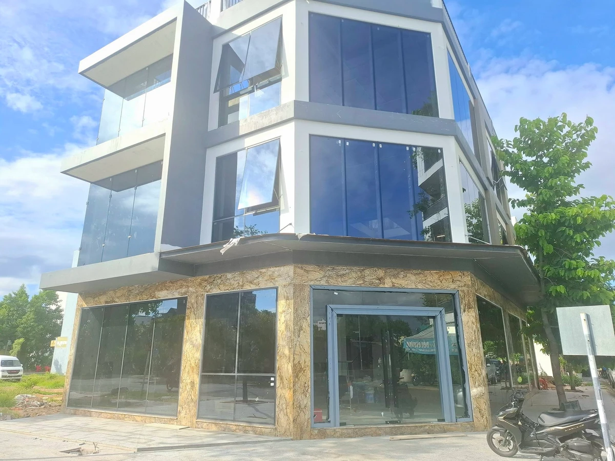 Bán shophouse 4 tầng 192m2 mặt tiền Thích Quảng Đức Nha Trang - Ảnh thu nhỏ 3