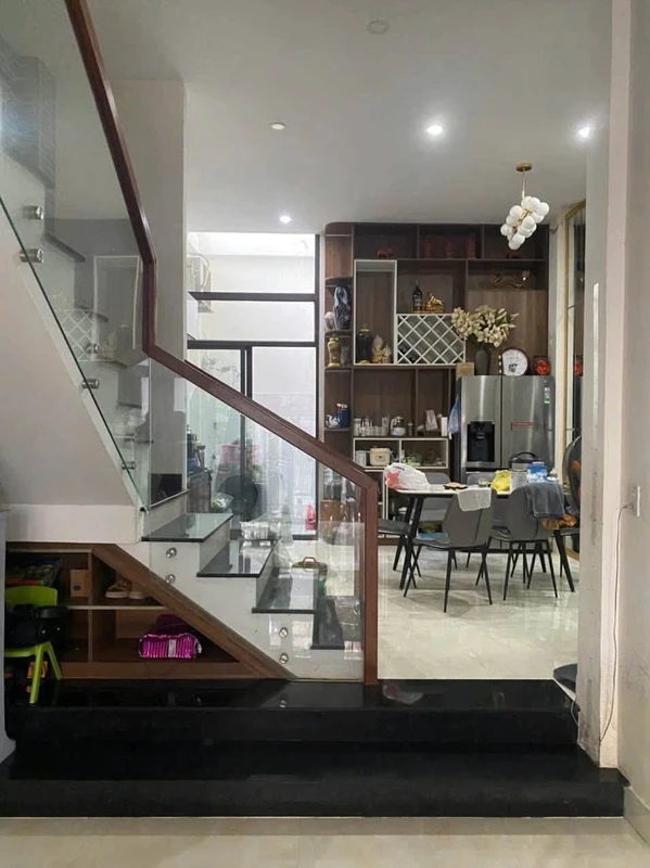 Bán nhà 2 tầng mặt tiền 107m2 Phan Chu Trinh, Huế - 3,8 tỷ