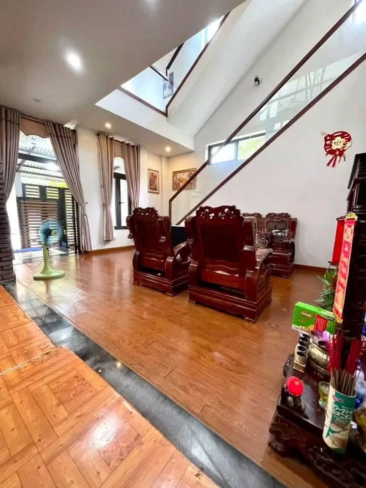 Bán biệt thự 195m² 4 PN Tây Phan Đình Phùng Quảng Ngãi - Ảnh 1