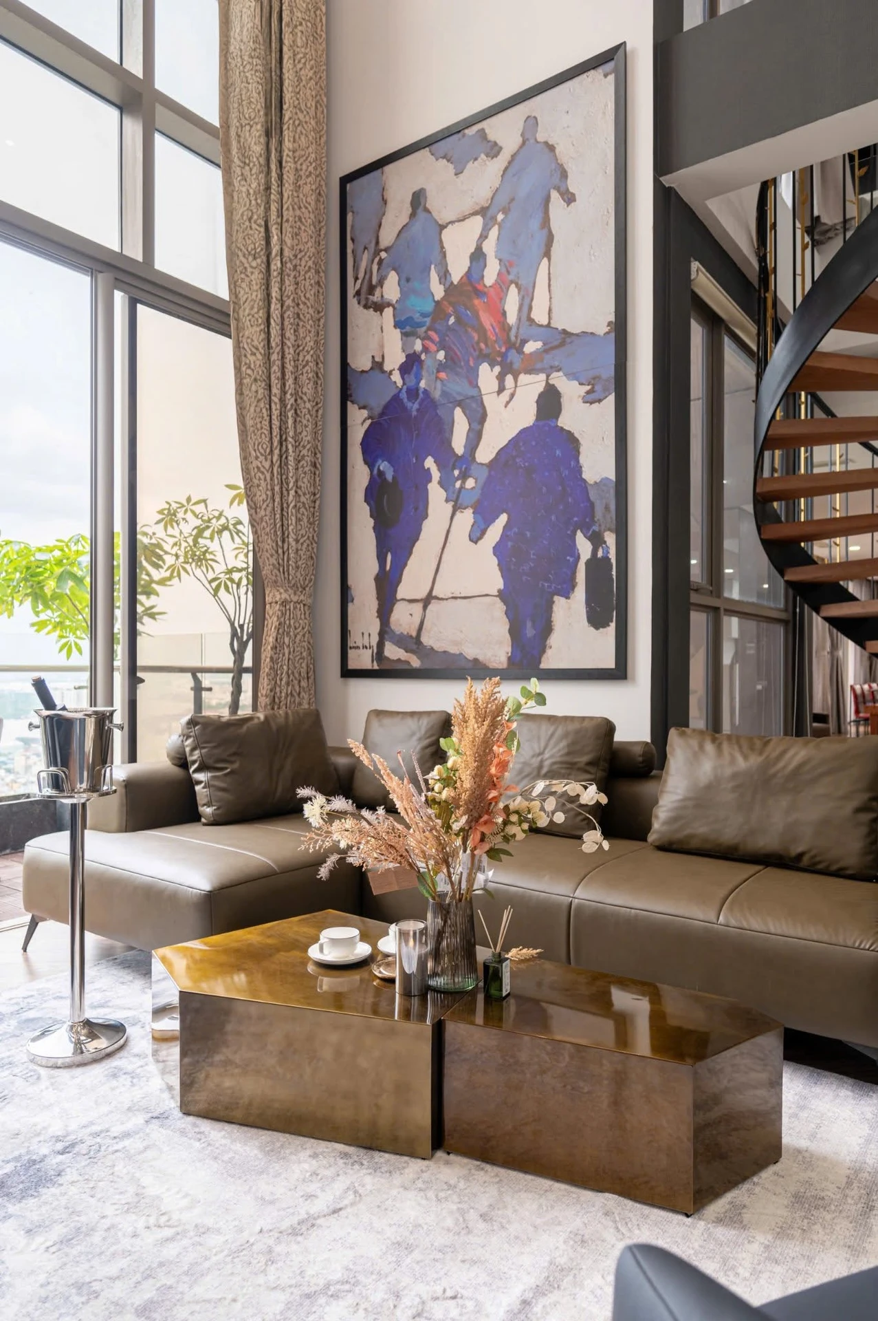 Cho thuê penthouse 4PN, 280m2, Quận 4 - Ảnh 1