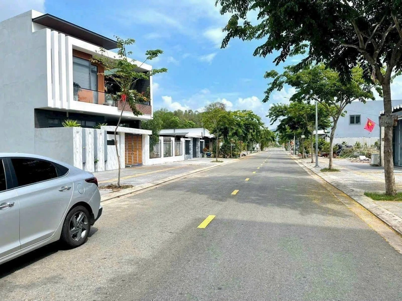 Bán đất góc Lê Long Văn - Nguyễn Thái Học 1.196m2