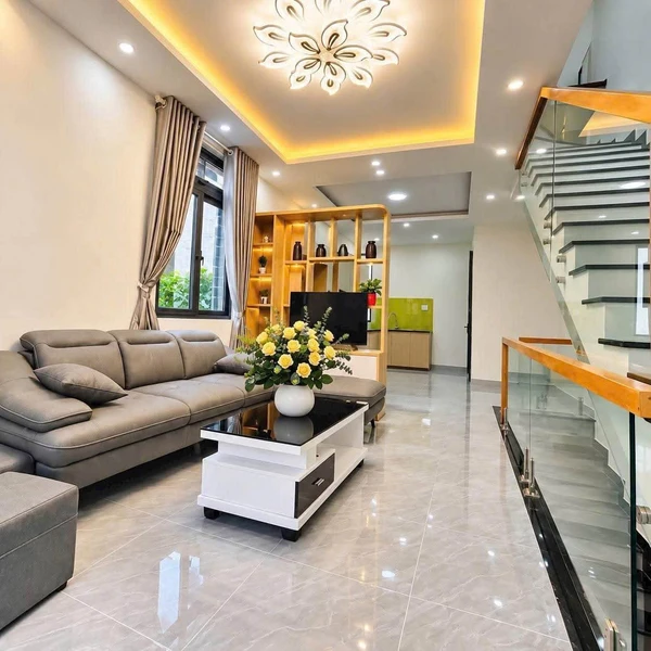 Nhà bán 4 phòng ngủ 70m2 Cao Thắng Đà Lạt