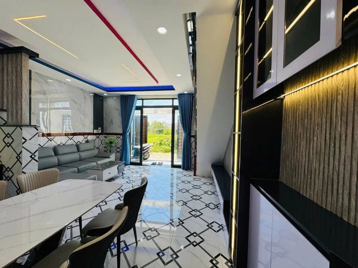 Bán nhà 1 trệt 1 lầu 3PN gần KCN Hoàng Gia, 100m², 2.1 tỷ - Ảnh thu nhỏ 3