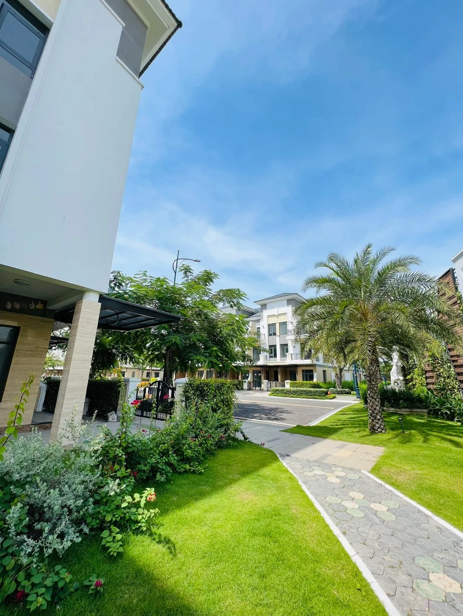 Bán biệt thự góc 2 mặt tiền Verosa Park 205m² - 35 tỷ - Ảnh thu nhỏ 3