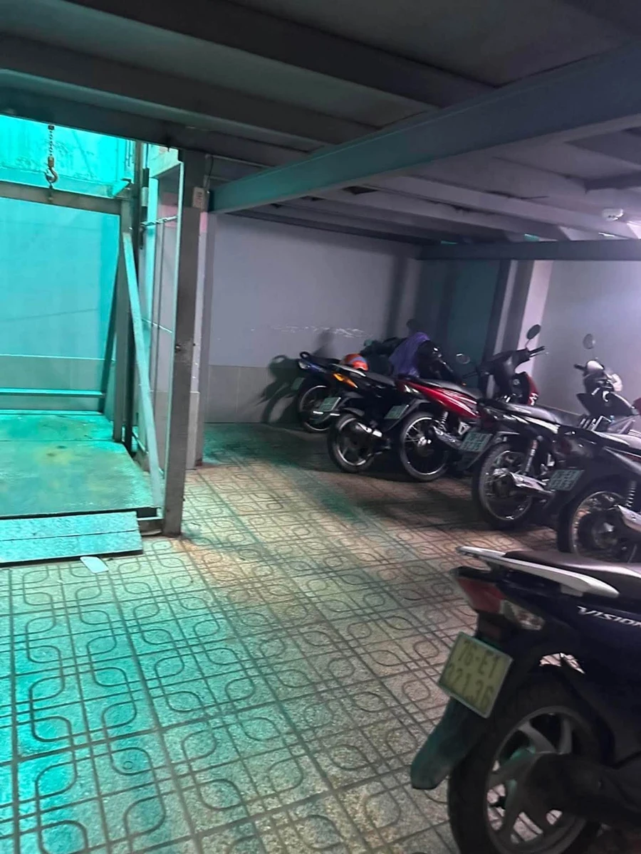 Bán nhà 4 tầng có sân thượng 110m² Quận 7 - Ảnh thu nhỏ 2