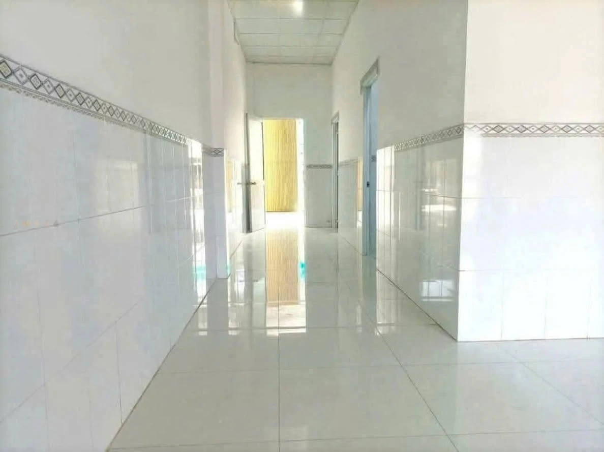 Bán nhà mặt tiền Phan Đăng Lưu, Rạch Giá, 98.6 m², 900 triệu - Ảnh thu nhỏ 5