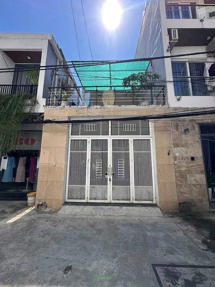 Bán nhà 2 tầng 100m² Ông Ích Khiêm, Quận 1, 6,5 tỷ - Ảnh 1