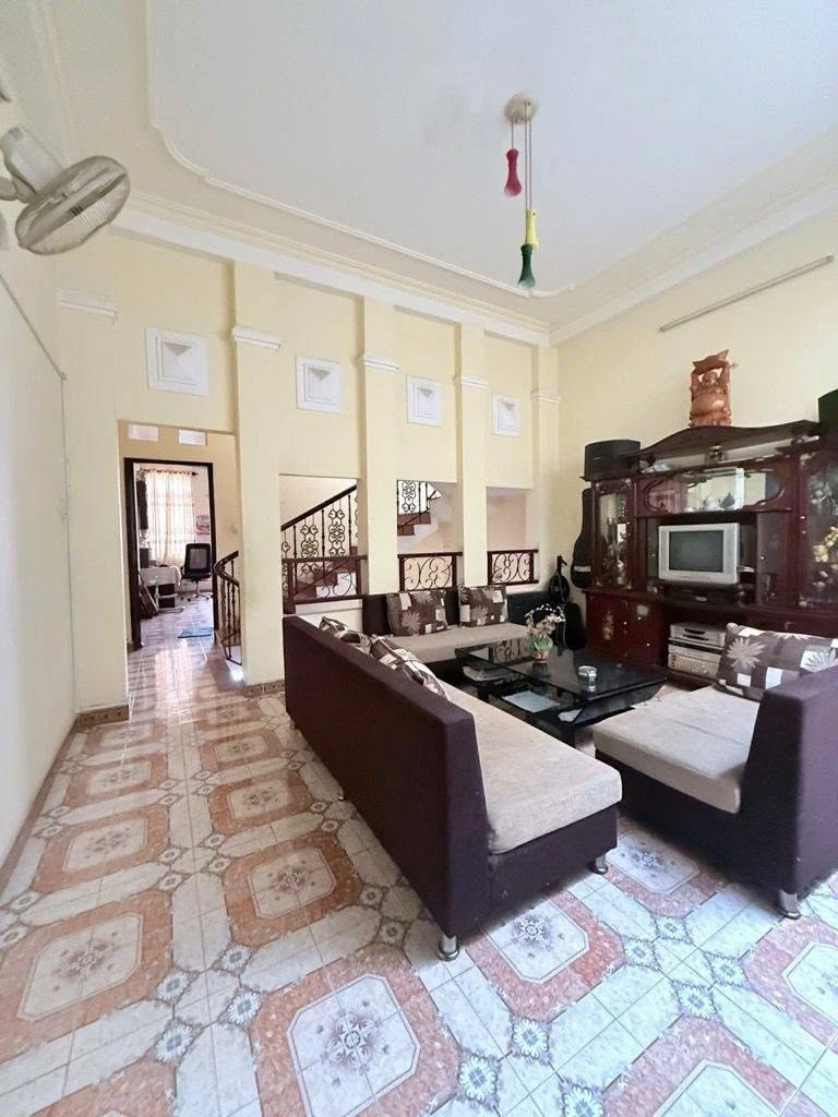 Bán nhà hẻm 5m Nguyễn Kiệm, Phường 3, Gò Vấp, 115m², 3 tầng, 4PN, 12 tỷ - Ảnh thu nhỏ 2